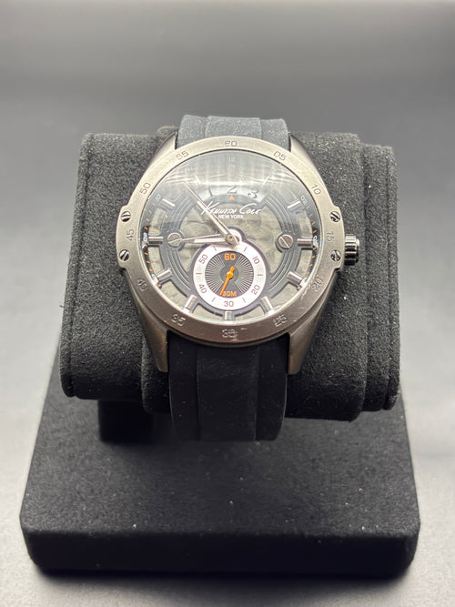 Kenneth Cole New York KC1493 Men’s Black Silicone Watch 50M Quartz Runs