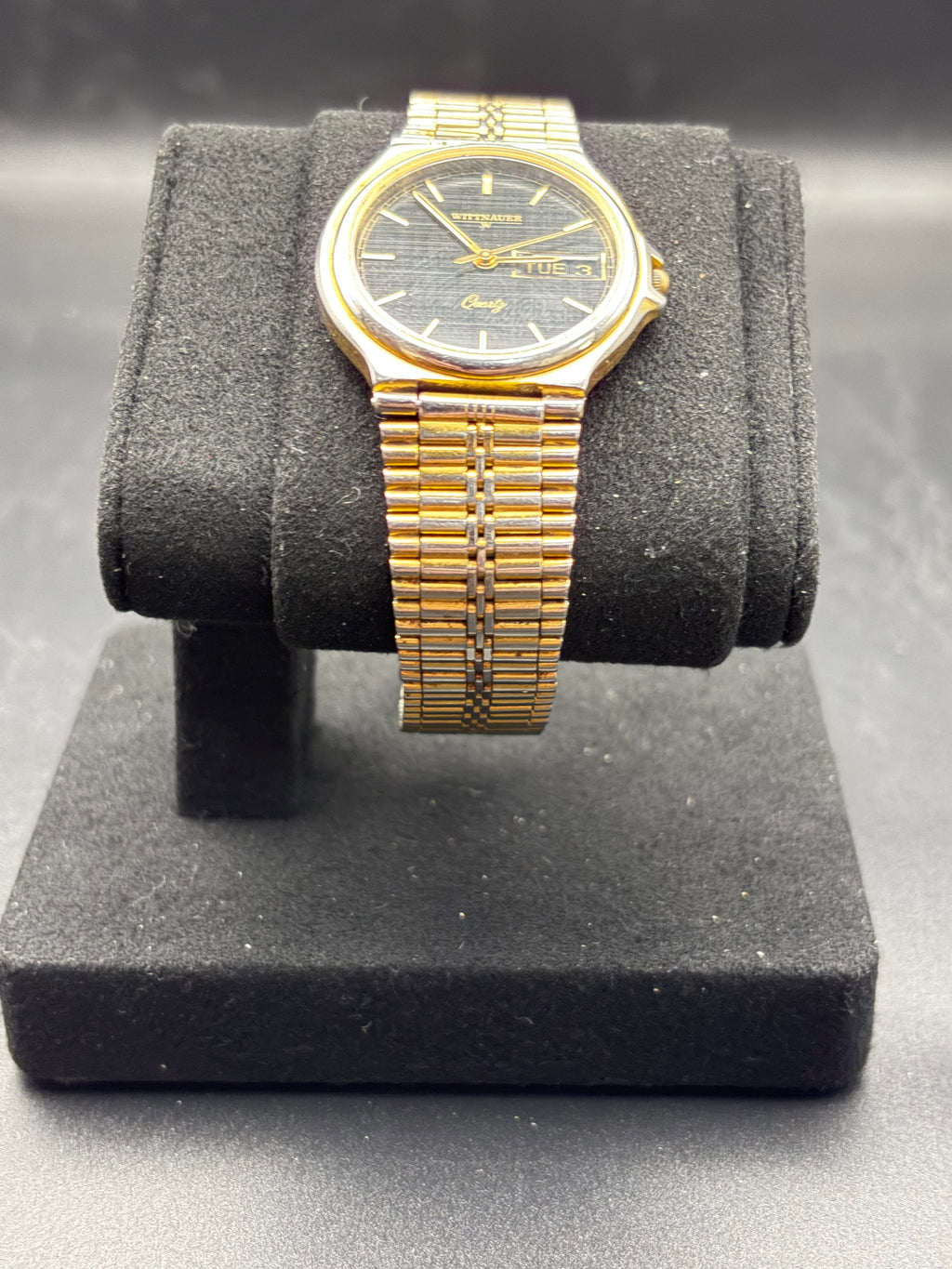 Vintage Wittnauer Swiss Quartz Day Date Men’s Gold Tone Black Textured Dial Watch