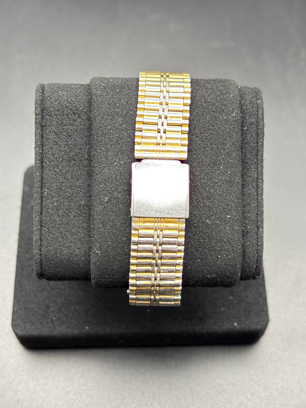 Vintage Wittnauer Swiss Quartz Day Date Men’s Gold Tone Black Textured Dial Watch