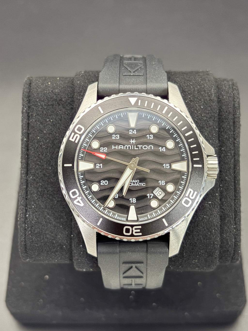 Hamilton Khaki Navy Scuba Auto H823450 40mm Automatic Black Dial Rubber Strap