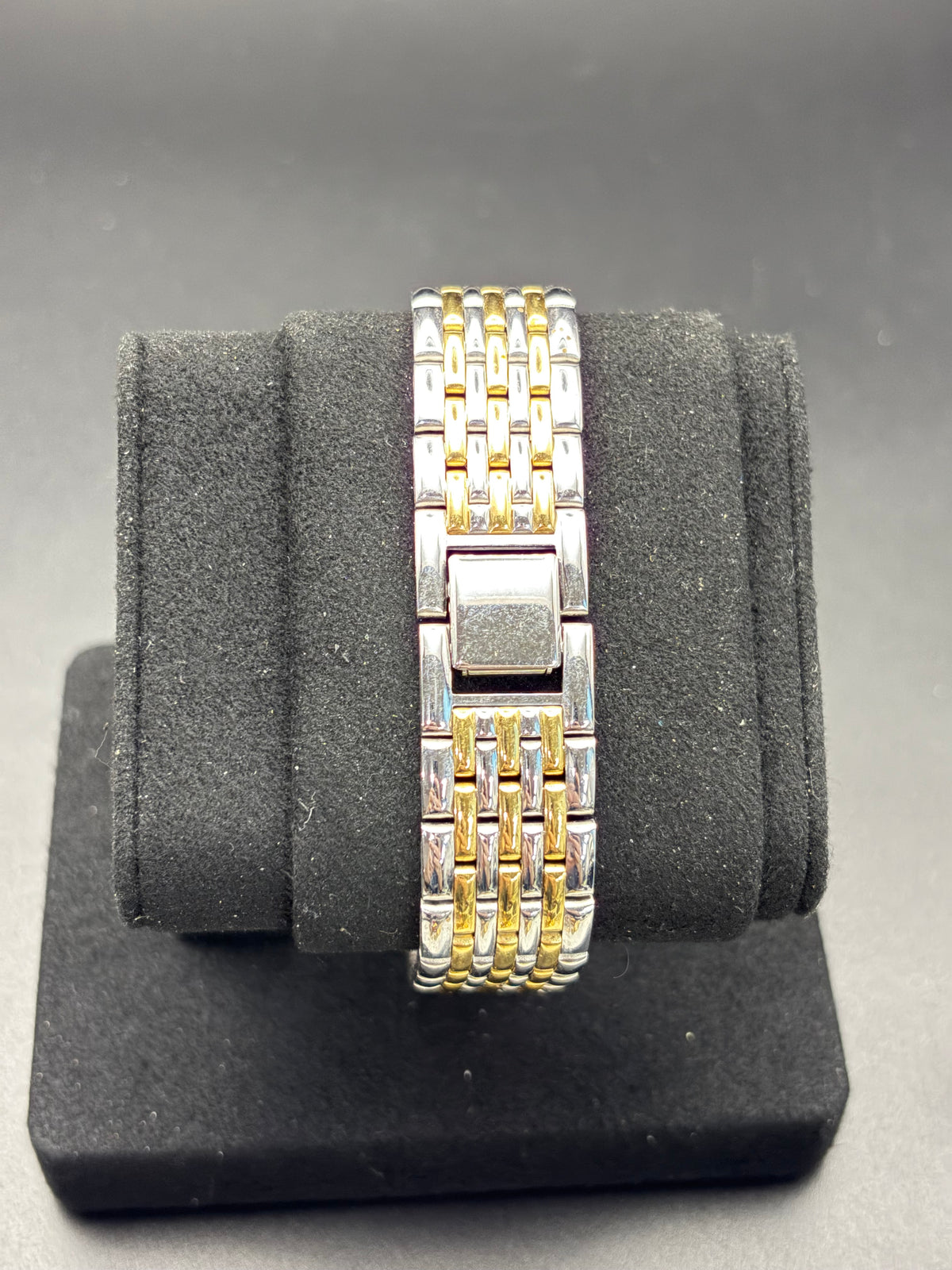 Vintage Seiko V701-2B70 Quartz Two-Tone Gold Silver Dress Watch Bracelet