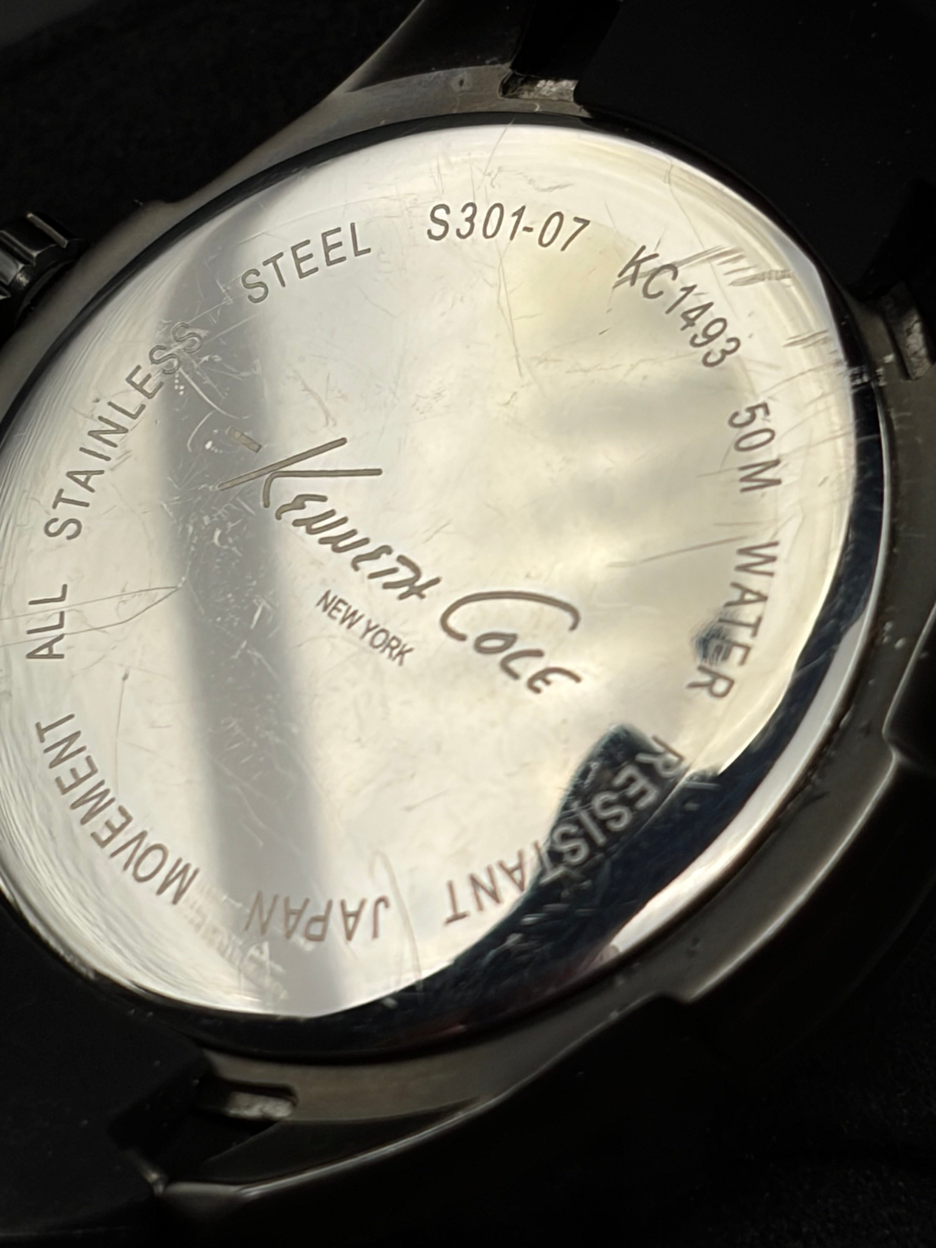 Kenneth Cole New York KC1493 Men’s Black Silicone Watch 50M Quartz Runs