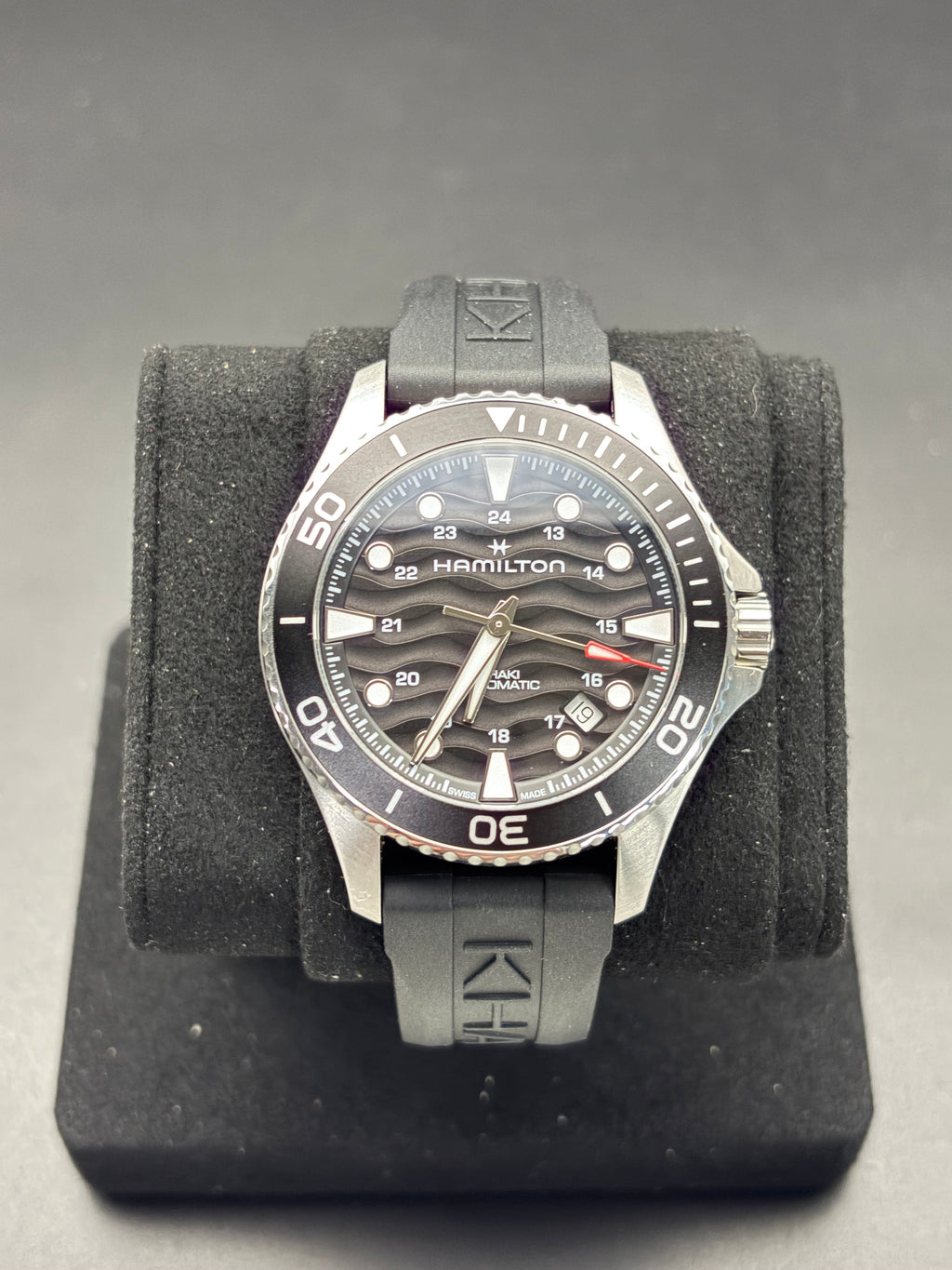 Hamilton Khaki Navy Scuba Auto H823450 40mm Automatic Black Dial Rubber Strap