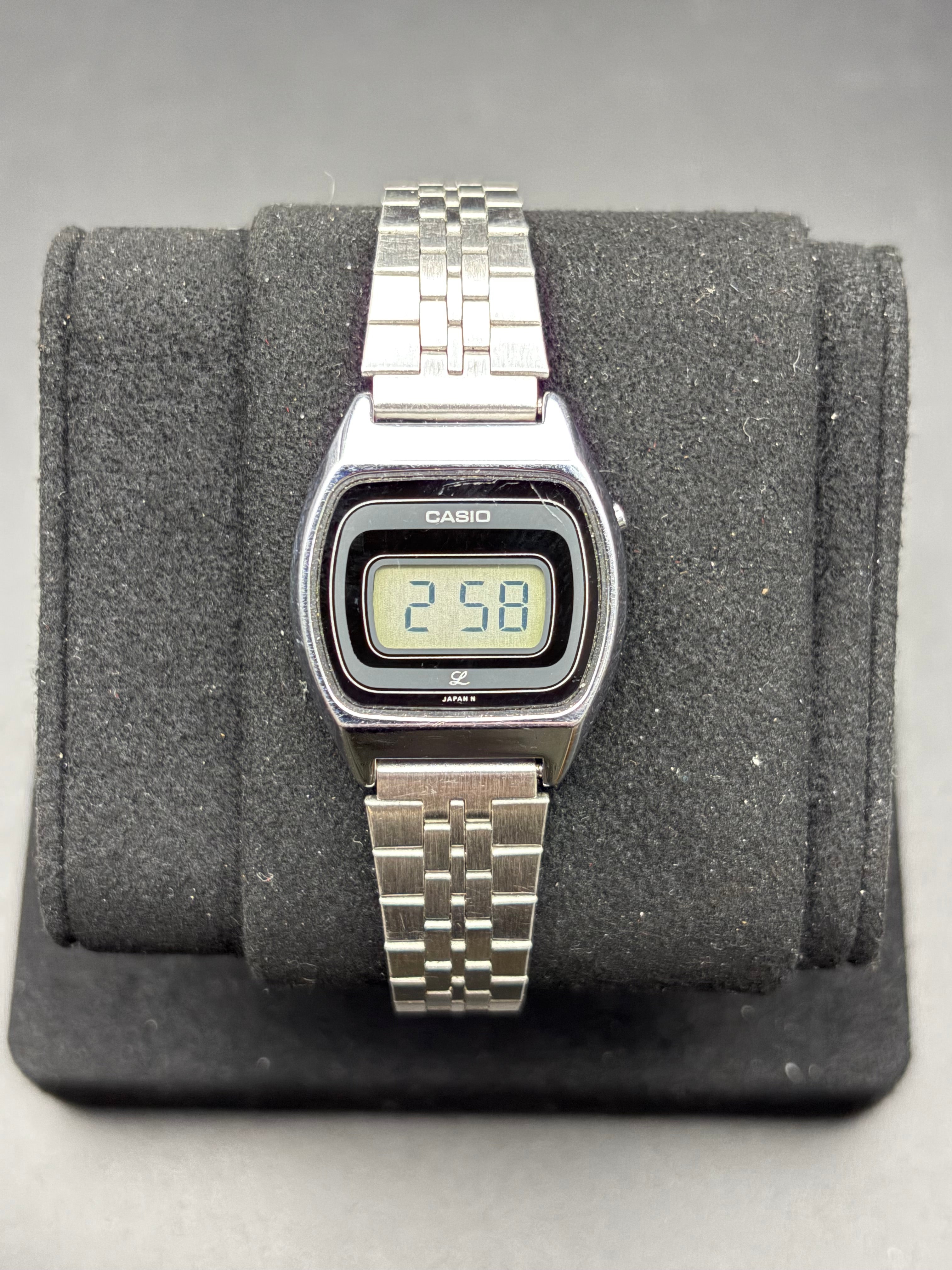 Vintage Casio LQ-125 Ladies Digital Watch Module 125 Japan Original Bracelet Working