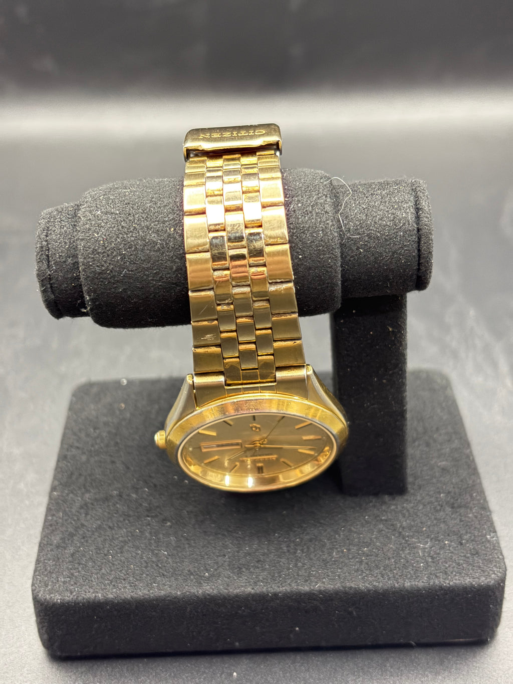 Vintage Citizen CQ Quartz Day-Date Gold Tone Men’s Watch | 6101-R06501 RW