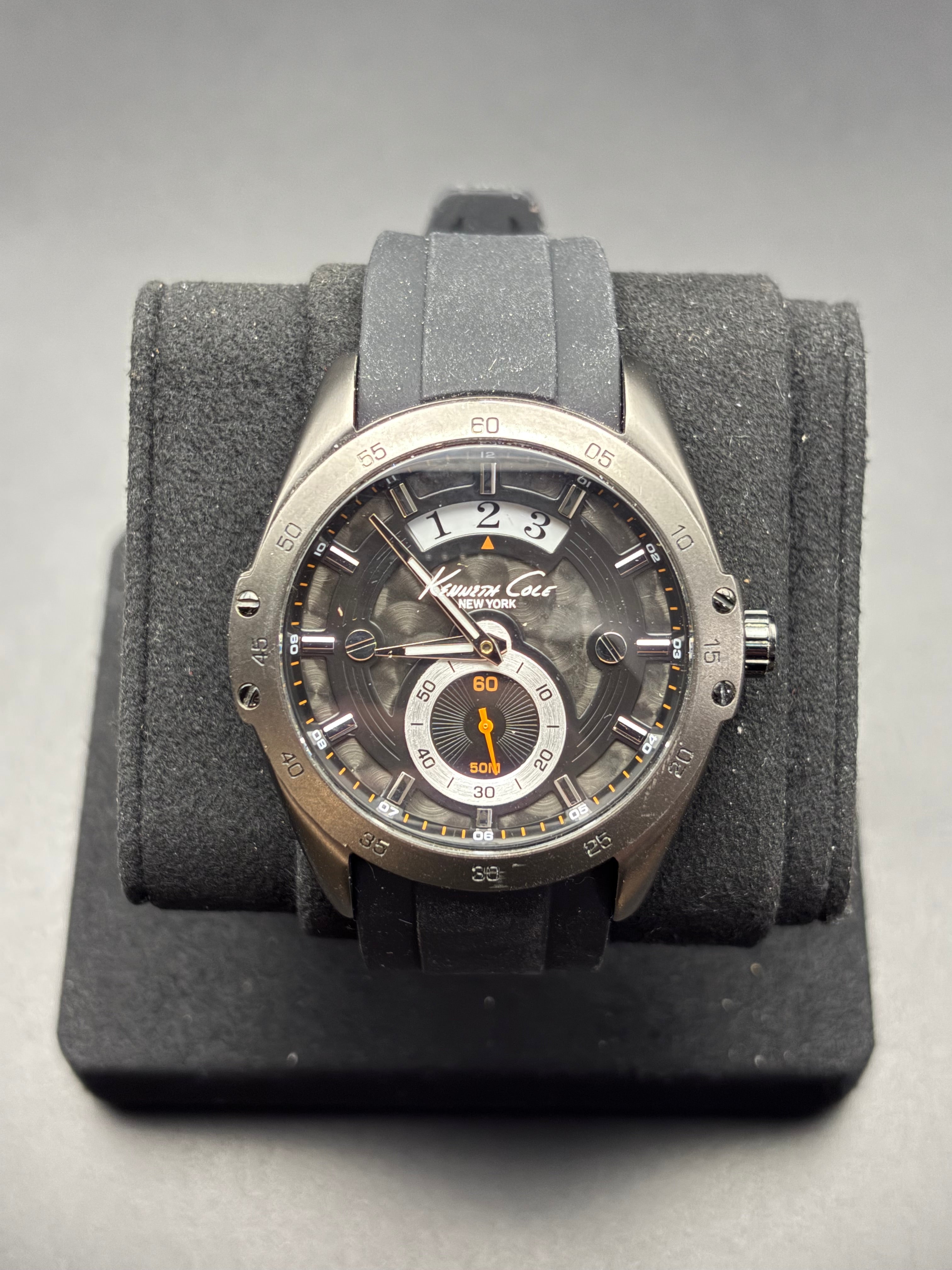 Kenneth Cole New York KC1493 Men’s Black Silicone Watch 50M Quartz Runs