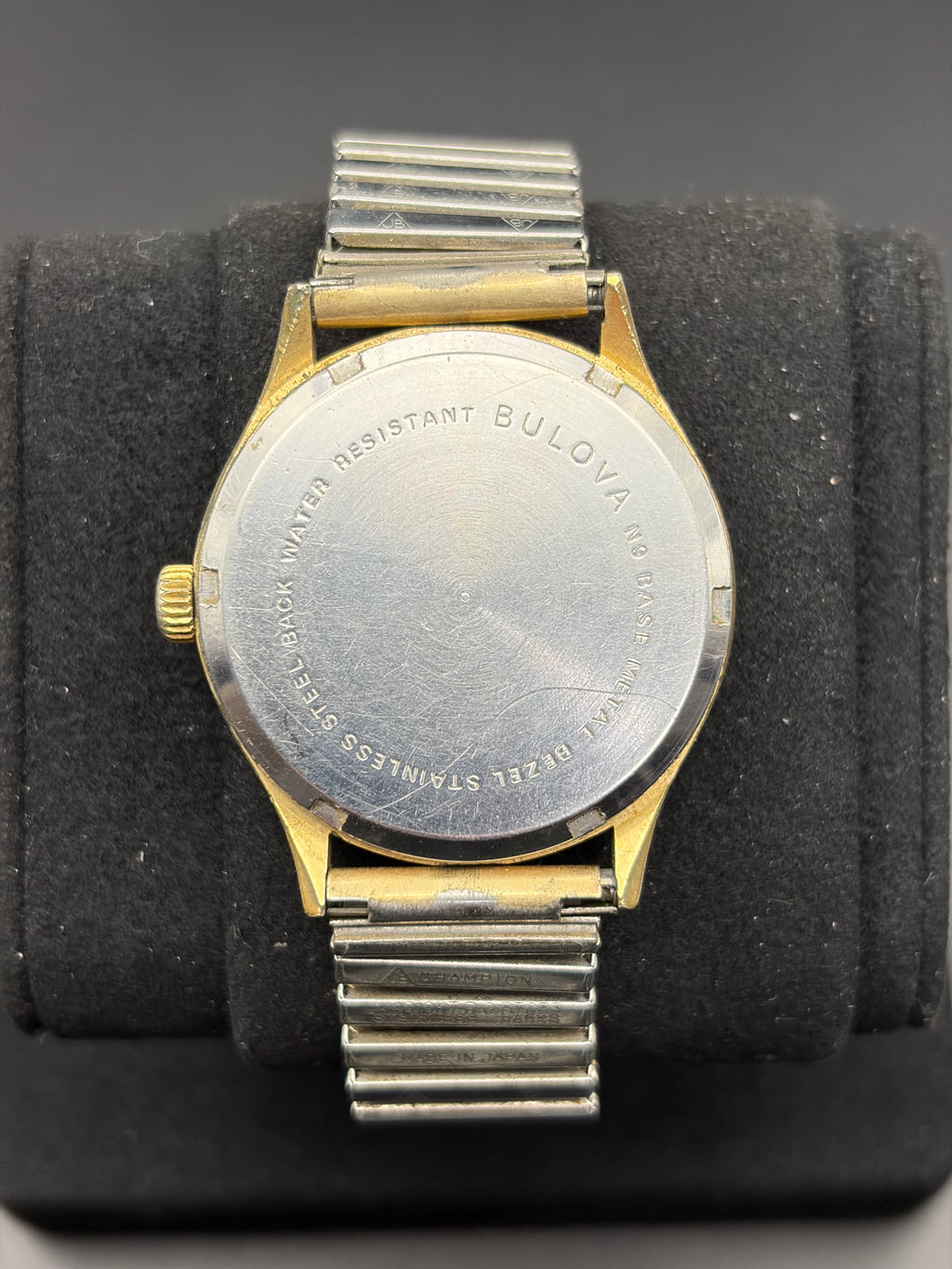 Vintage Bulova Swiss Quartz Men’s Dress Watch Gold Tone 2-9 Movement Runs