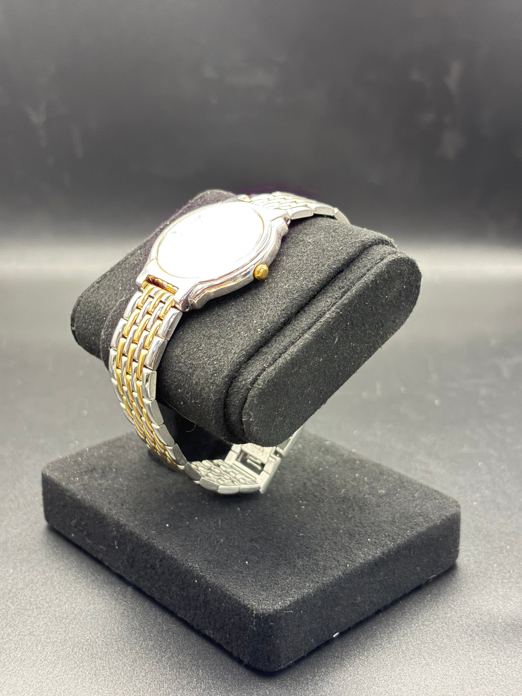 Vintage Seiko V701-2B70 Quartz Two-Tone Gold Silver Dress Watch Bracelet