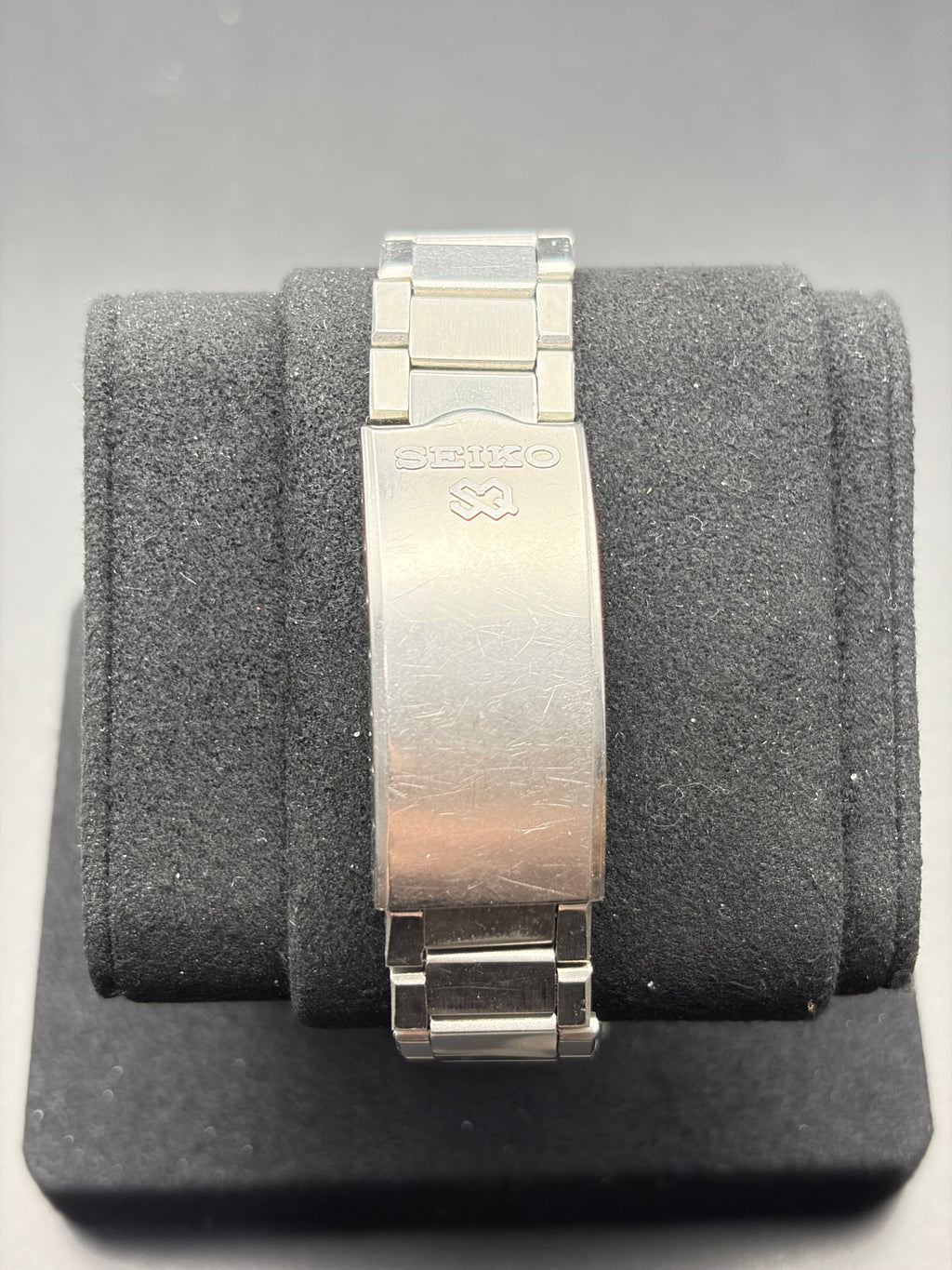 Vintage Seiko SQ Sports 100 7546-703B Quartz Silver Dial Day Date Watch 1978