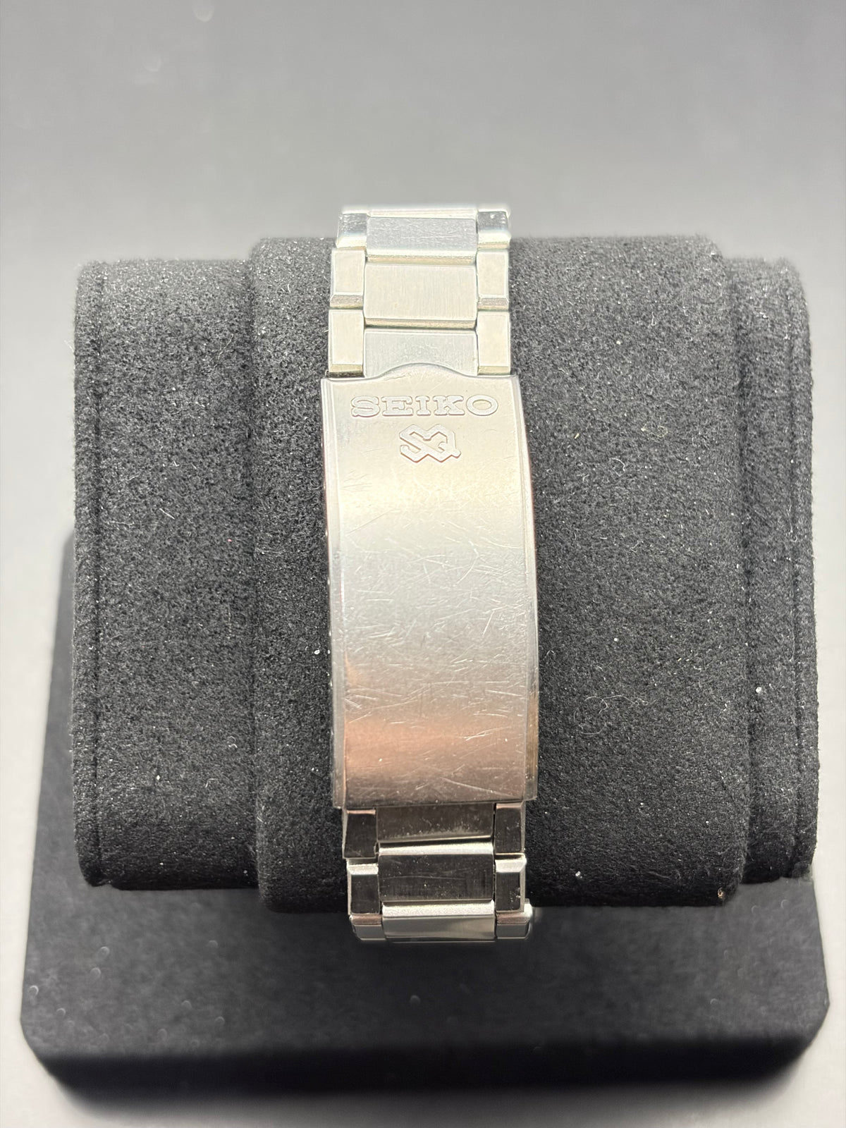 Vintage Seiko SQ Sports 100 7546-703B Quartz Silver Dial Day Date Watch 1978