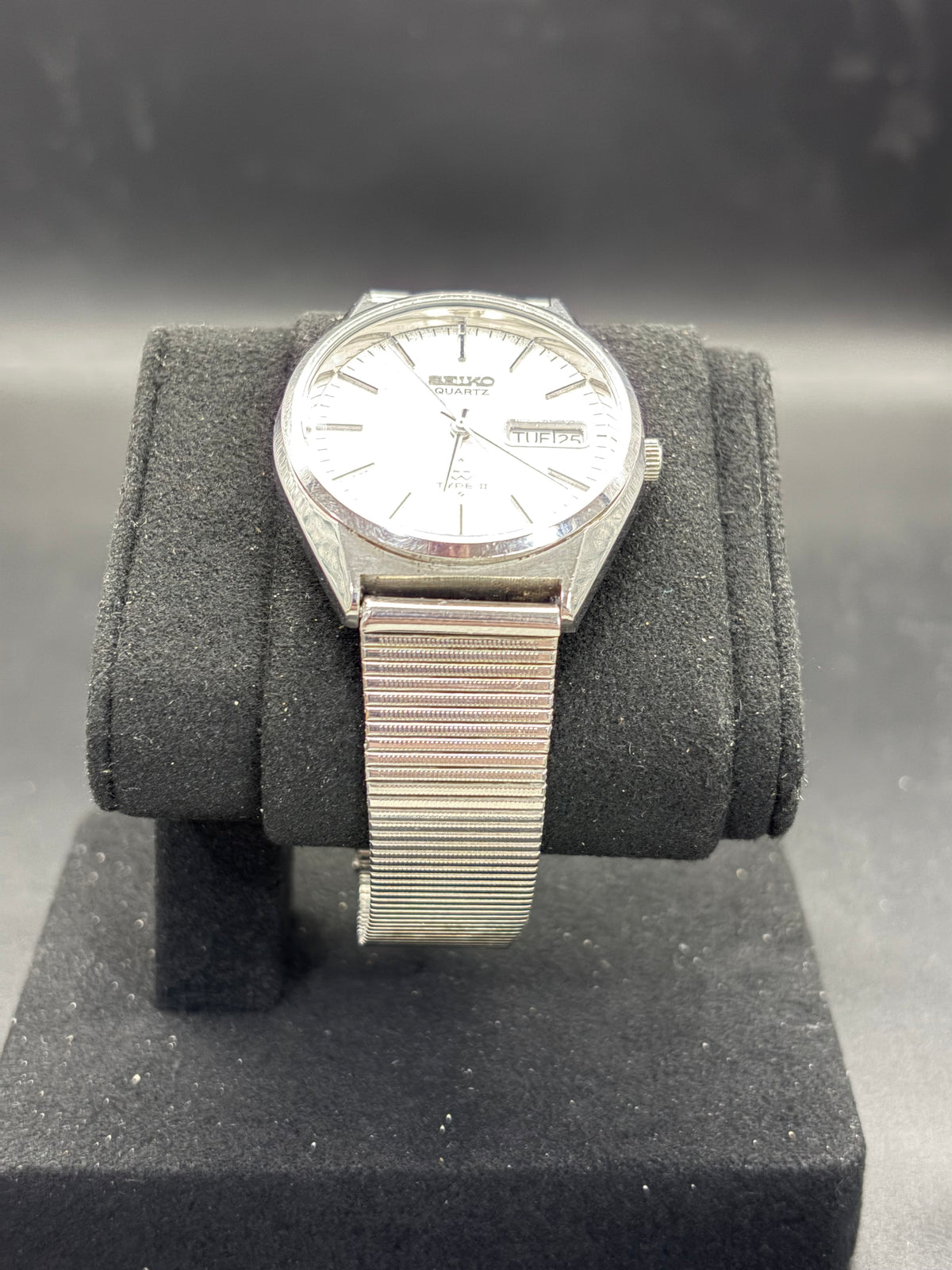 Vintage 1978 Seiko Type II 7546-8000 Quartz Day Date Silver Dial Japan 36mm