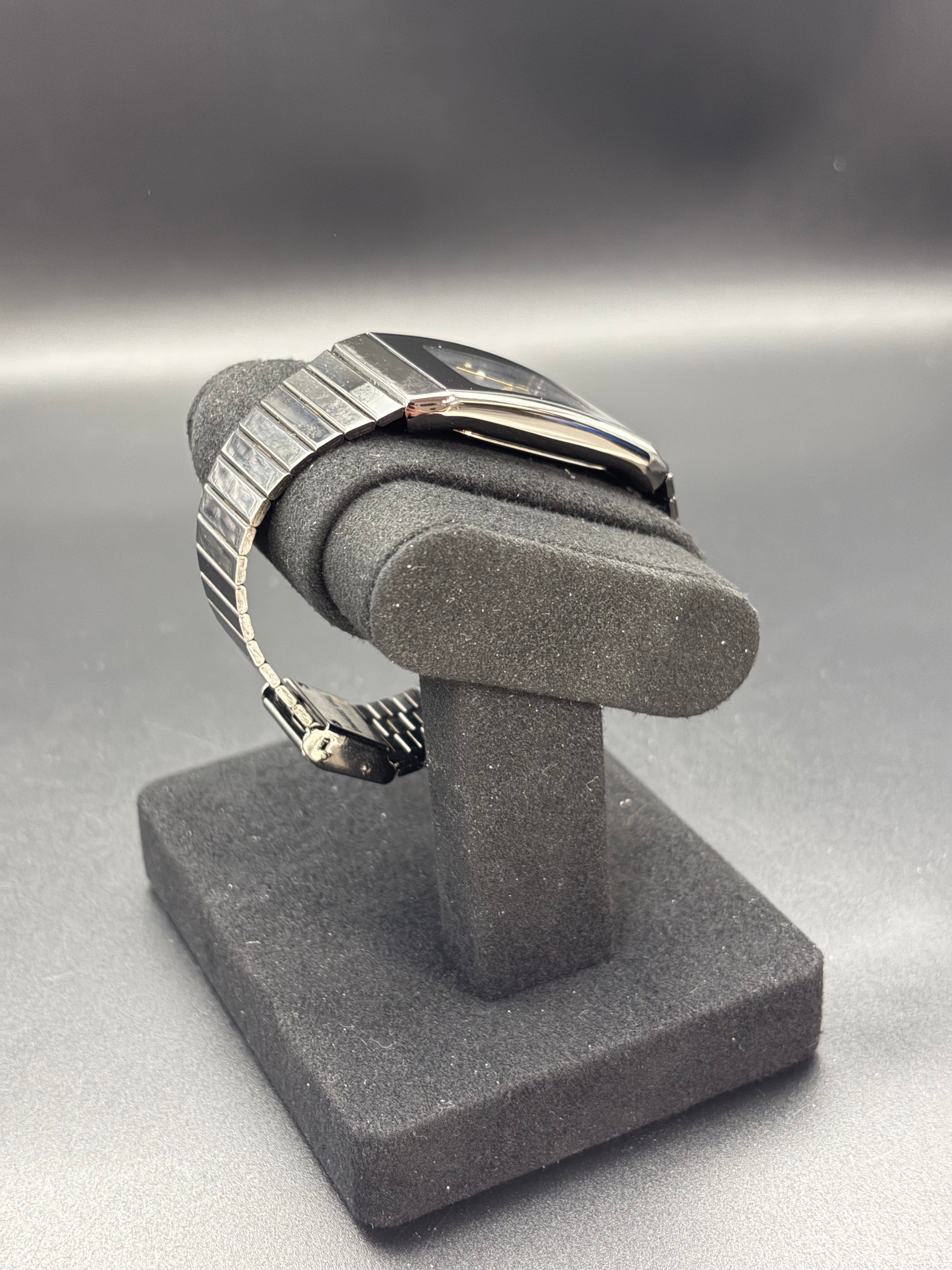 Vintage Rado 601.2816.3 Black Dial Stone Swiss Watch Integrated Bracelet